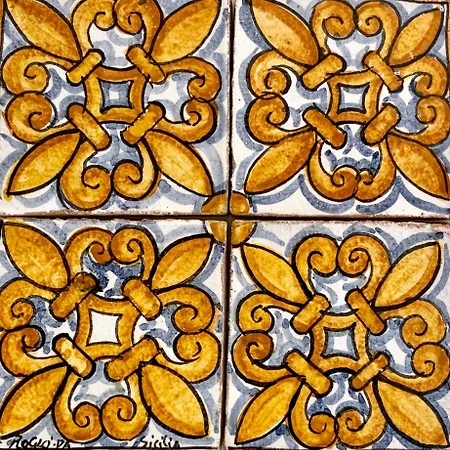 Centre - With Private Balcony Or Terrace