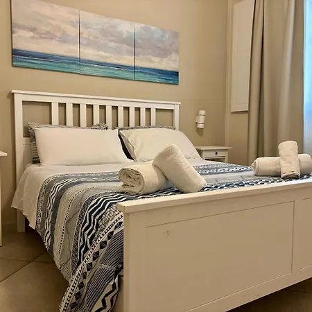 Centre - With Private Balcony Or Terrace דירה