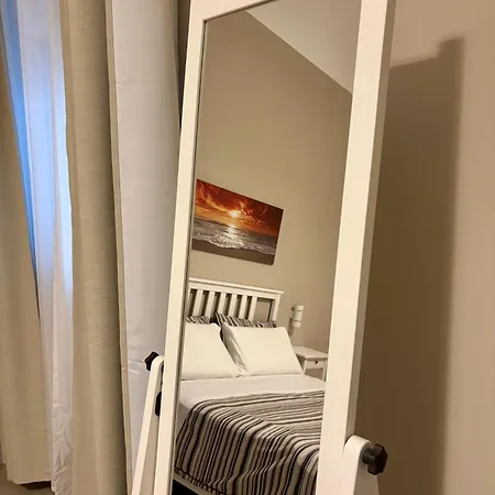 Centre - With Private Balcony Or Terrace דירה *