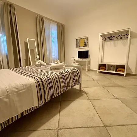 Centre - With Private Balcony Or Terrace *
